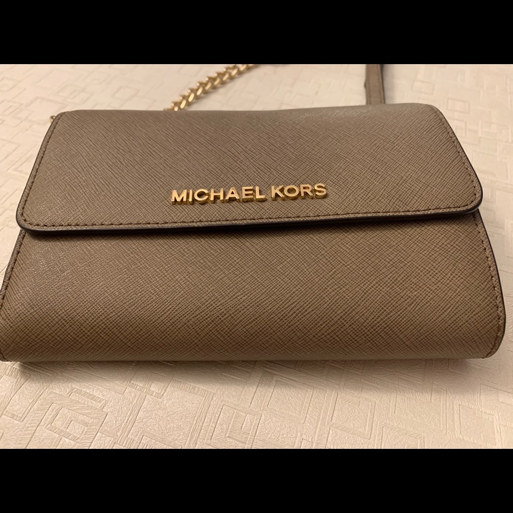 Michael Kors crossbody bag- like new